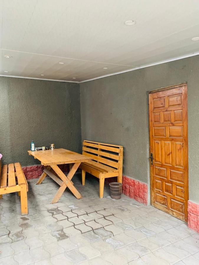 Ala-Bel Guesthouse Bisjkek Buitenkant foto